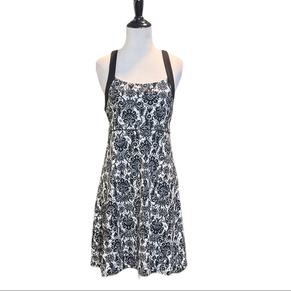 SOYBU SLEEVELESS CROSS BACK YOGA ATHLETIC DRESS - Picture 2 of 10